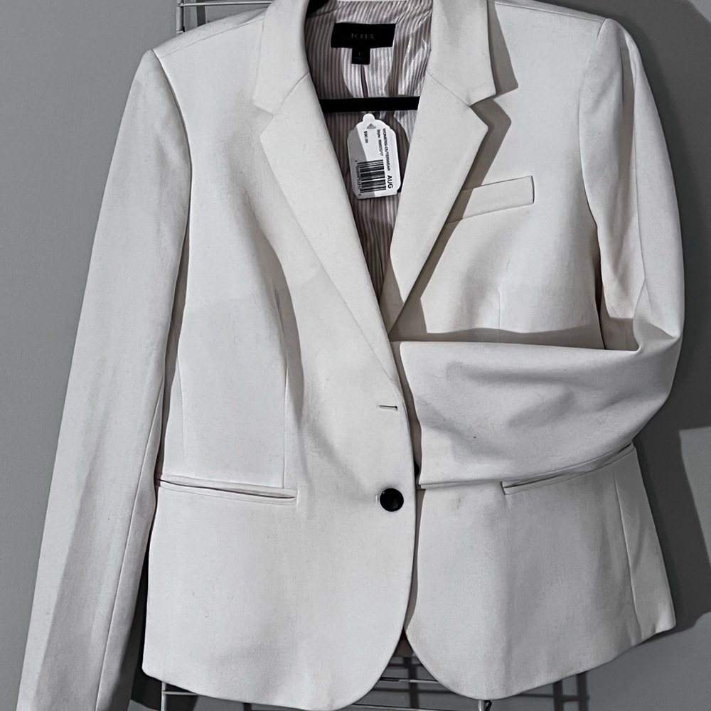 White two button blazer